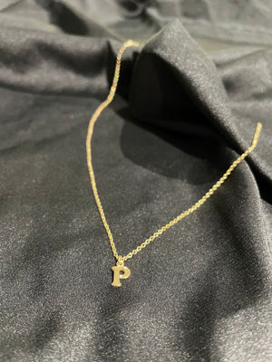 Initial necklace gold