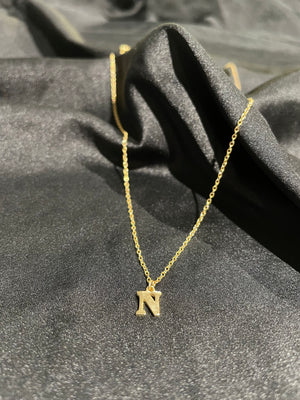 Initial necklace gold