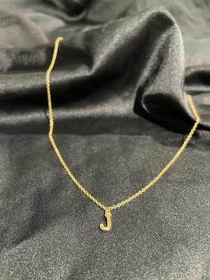 Initial necklace gold