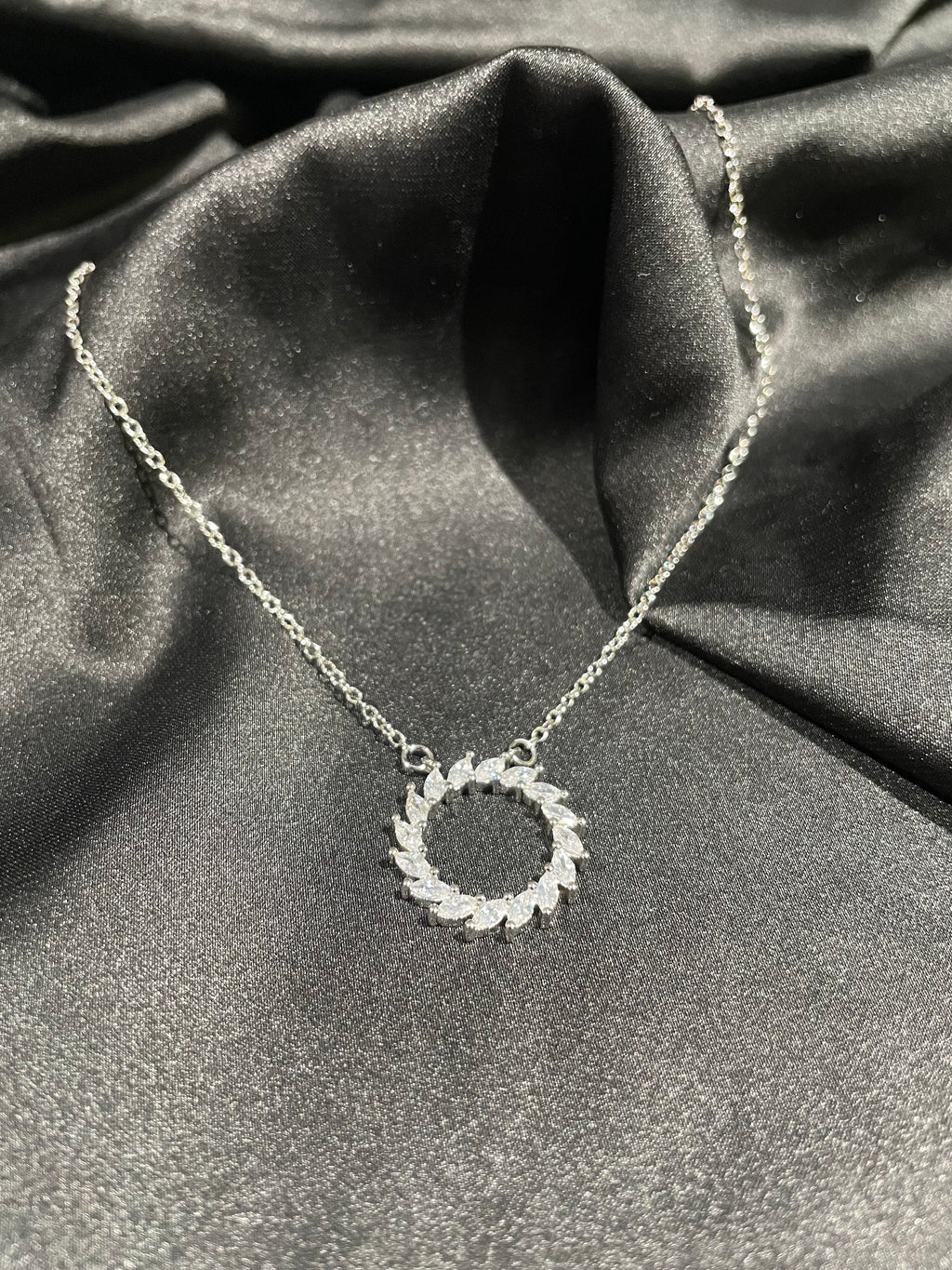 Circle necklace