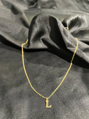 Initial necklace gold