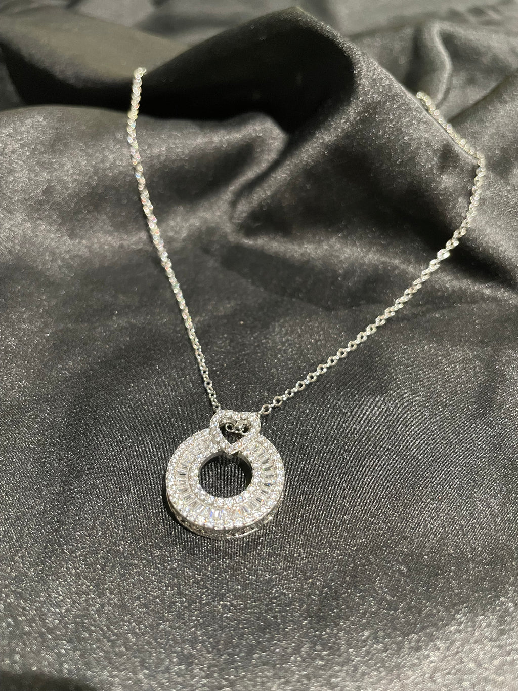 Circle necklace